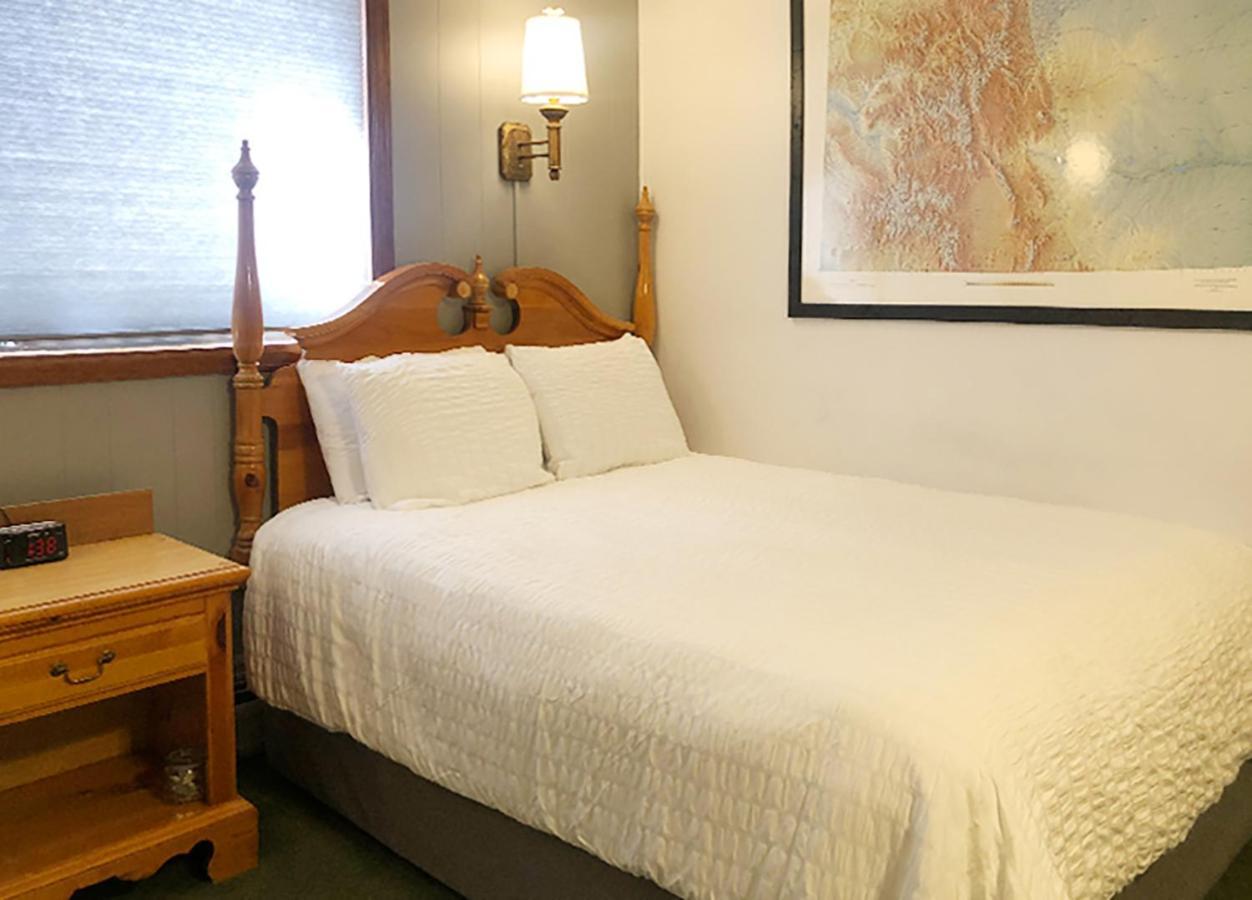 Tyrolean Lodge Aspen Extérieur photo