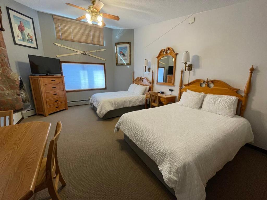 Tyrolean Lodge Aspen Extérieur photo