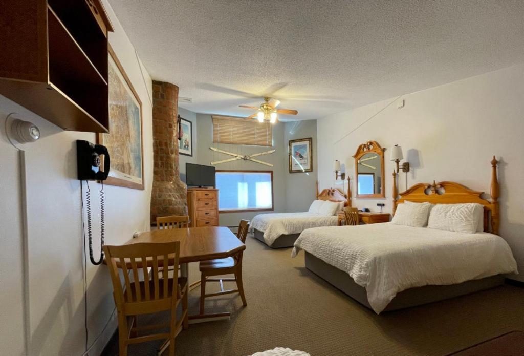 Tyrolean Lodge Aspen Extérieur photo