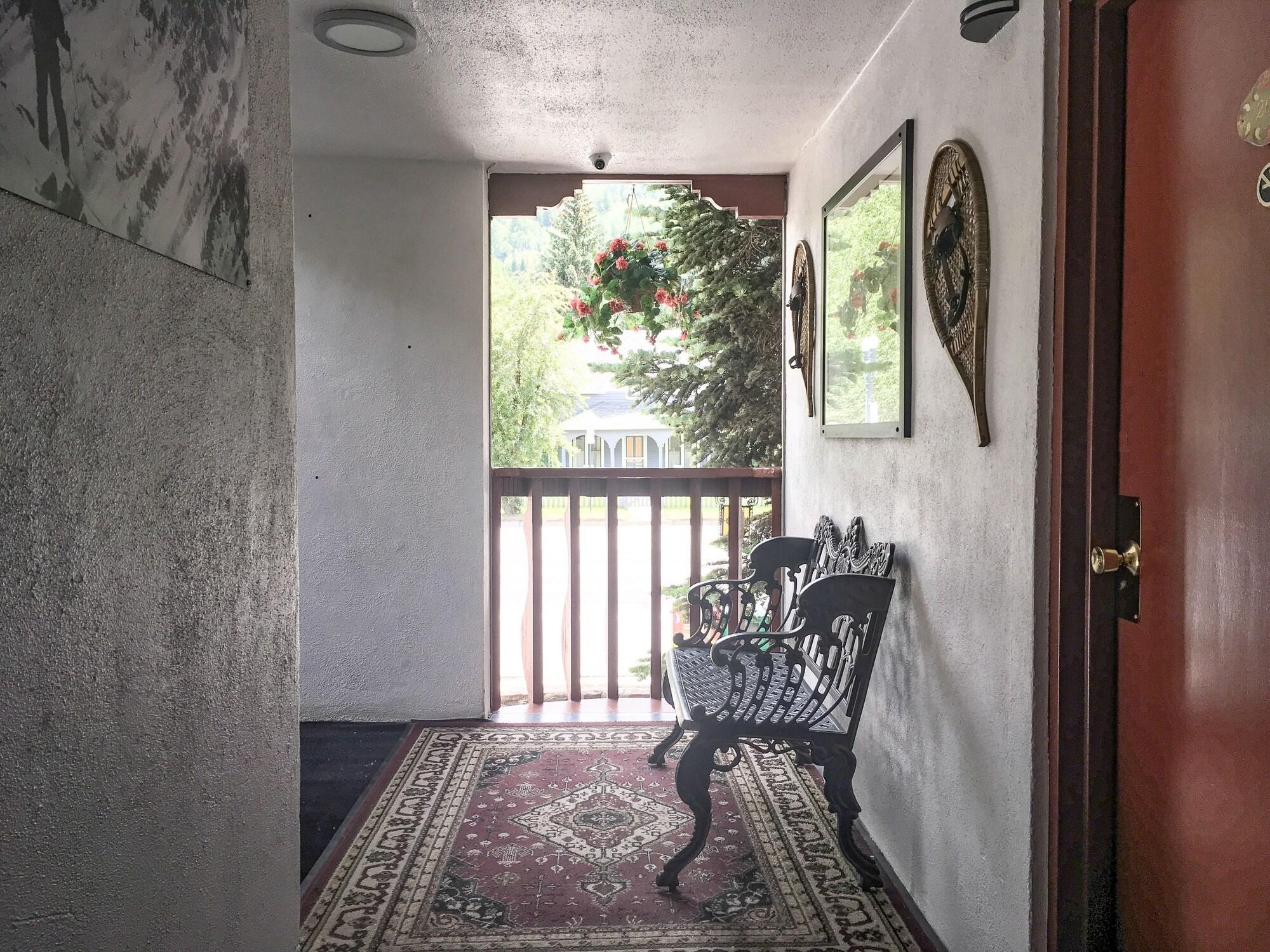 Tyrolean Lodge Aspen Extérieur photo